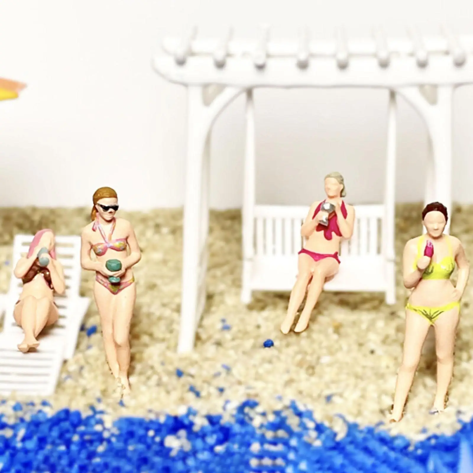 4x 1/64 Girl Model Diorama Scenery Tiny People Model for Miniature Scene