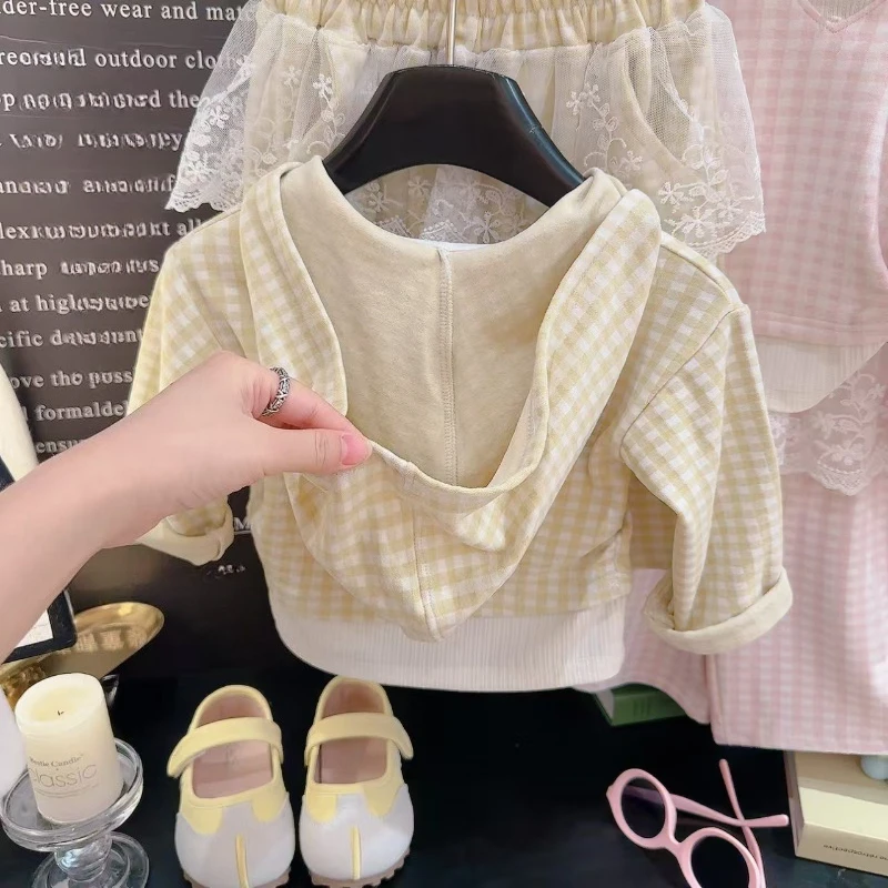 Conjunto de primavera y otoño para niña, Top con capucha de manga larga a cuadros y pantalones de encaje versátiles, lindo traje navideño para exteriores para niños pequeños - imagen 4