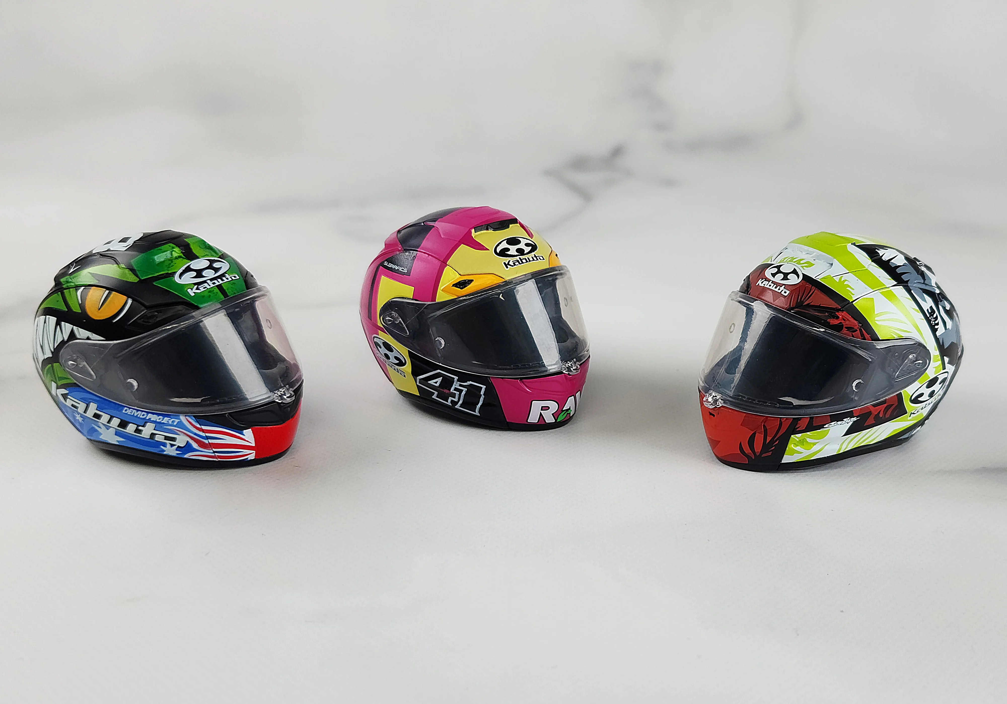 SO-TA caja ciega misteriosa de juguete 1/6, colección de casco de motocicleta KABUTO, modelo de escudo de F17-Rider en miniatura, figuras móviles - imagen 3