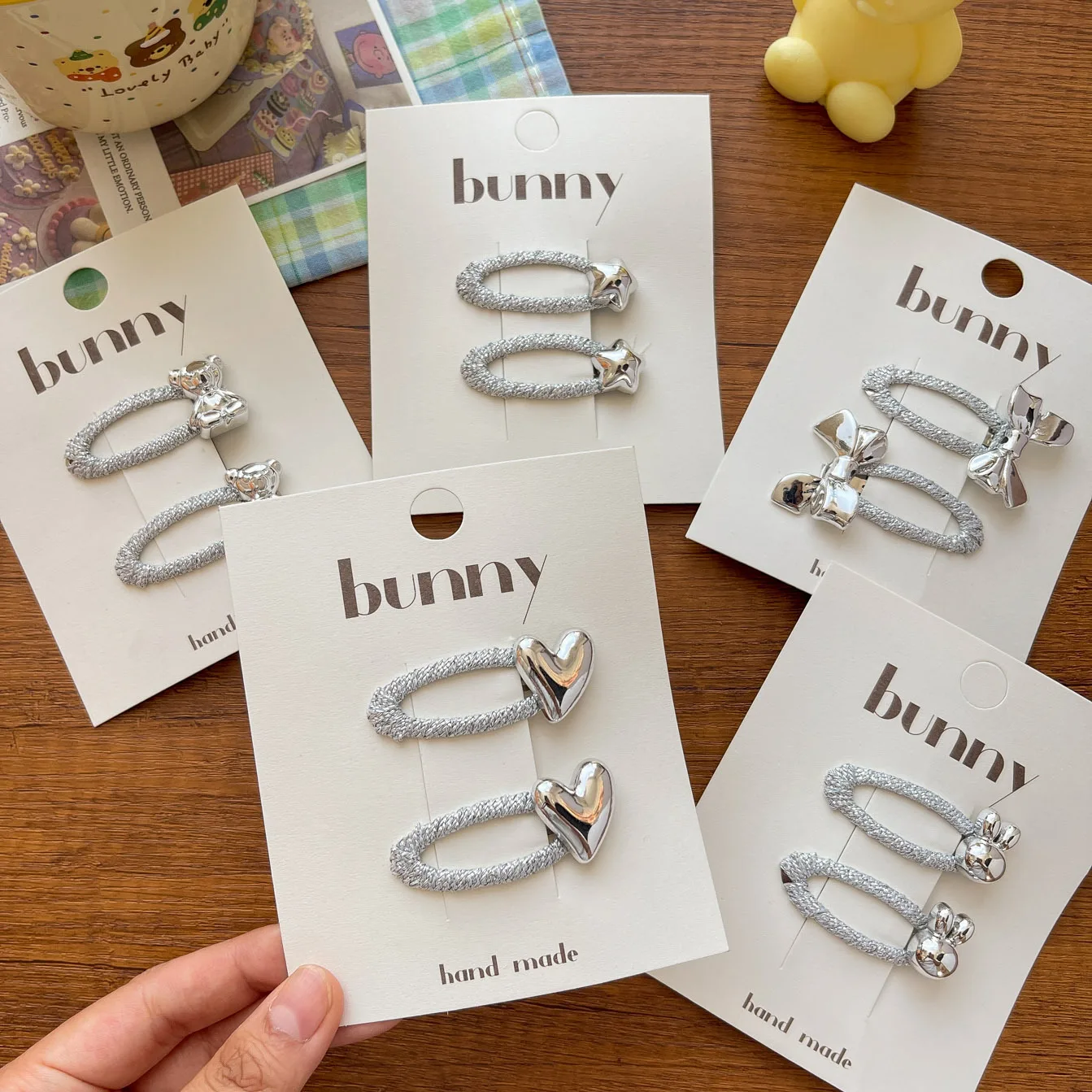 2 unids/bolsa de Clips BB con lazo de corazón de amor plateado, Clips laterales con flequillo para niñas pequeñas y versátiles, accesorios para peinados de moda coreana - imagen 3