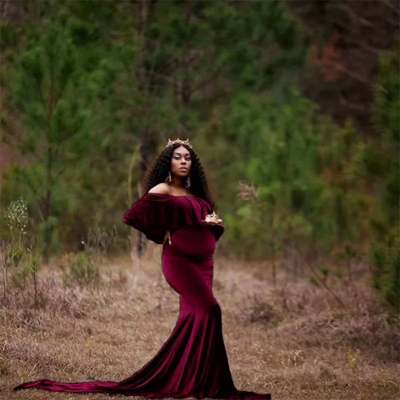 Vestido premamá de terciopelo dorado con volantes y manga larga - imagen 4
