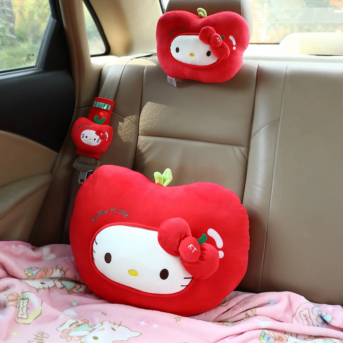 Peluche Hello Kitty forma de manzana – Cojín suave de abrazo - imagen 3