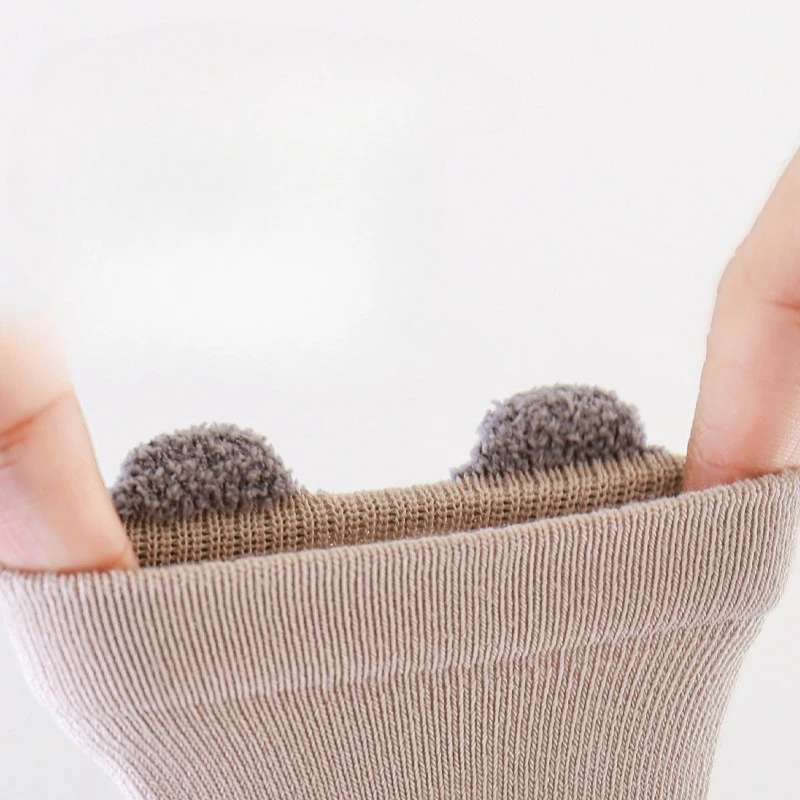 Calcetines antideslizantes de algodón para bebé – invierno con dibujos - imagen 3