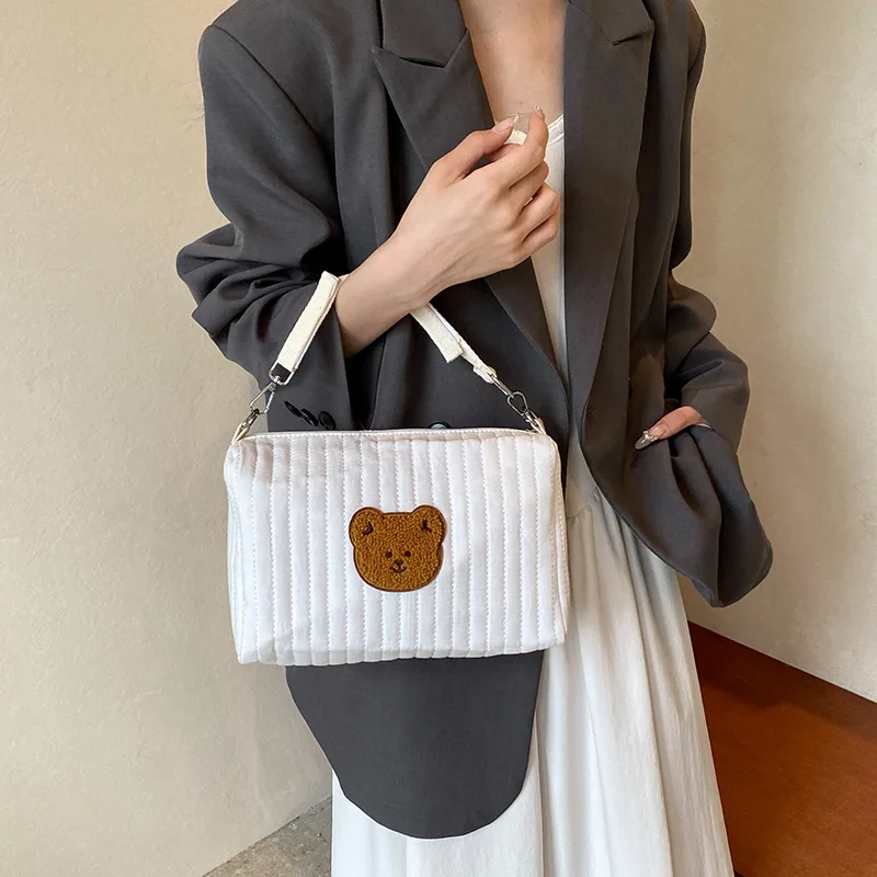 Mini bolsa de pañales para bebé de dibujos animados, bolso sencillo con bordado de oso para recién nacido, bolsa organizadora portátil para cochecito de bebé al aire libre - imagen 2