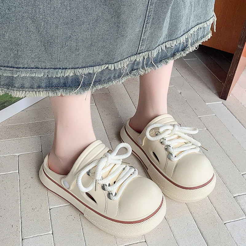 2025 Zapatillas de plataforma para mujer, zuecos de moda con cordones, zapatos de verano EVA suaves, suela gruesa, sandalias deslizantes de calle para interiores para niñas