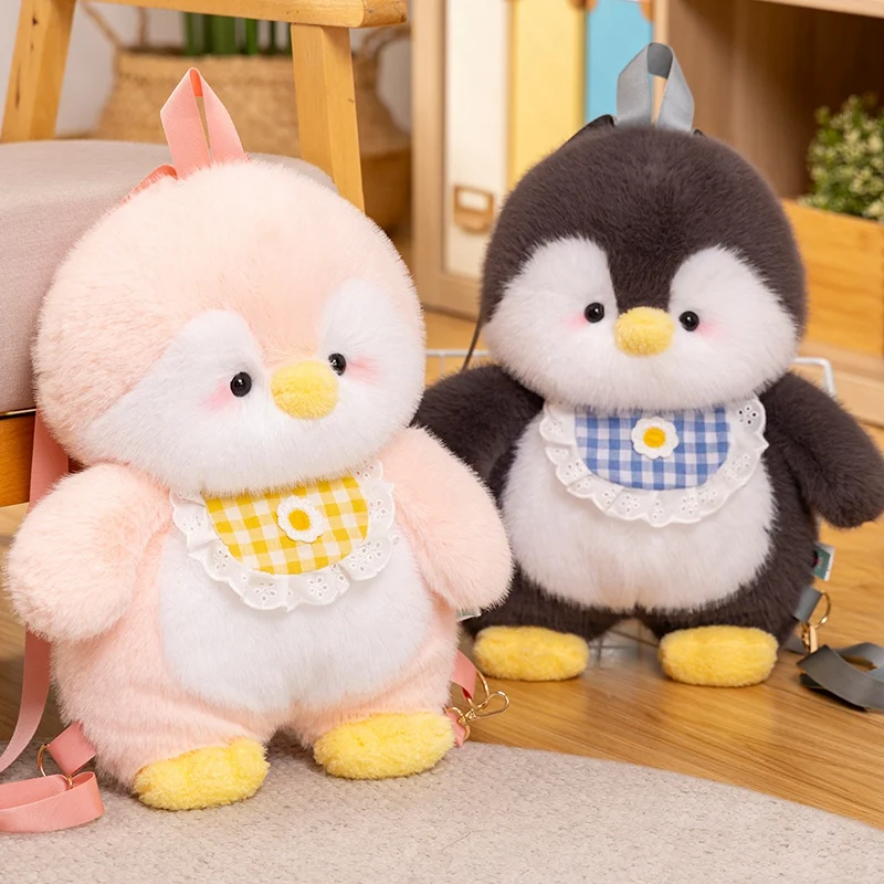 Mochila infantil de peluche con forma de pingüino - imagen 3