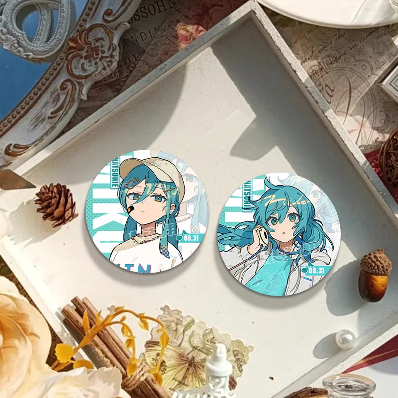 Hatsune Miku Weißblech Pin Kreative Runde Anime Brosche Anstecknadel Mode Abzeichen Cartoon Schmuck Geschenk für Kinder Freunde Geschenke Neu - imagen 2