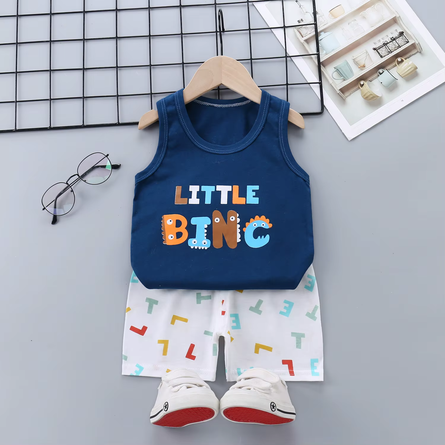 Conjunto bebé algodón con camiseta sin mangas y pantalón corto