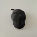 Gris oscuro
