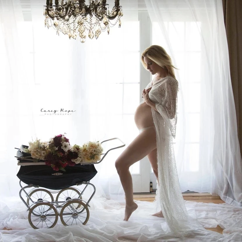 Vestido premamá de encaje blanco para sesión de fotos - imagen 2