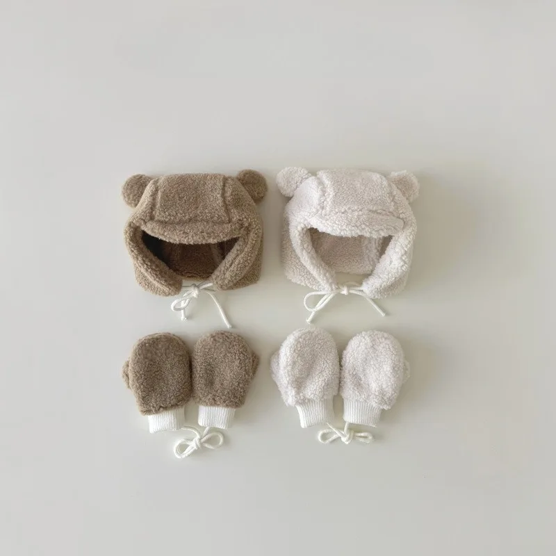 Gorro de invierno con temática de oso bonito con guantes adjuntos, gorro térmico con protección para los oídos para bebés, manoplas con capucha forradas de lana Polar - imagen 2