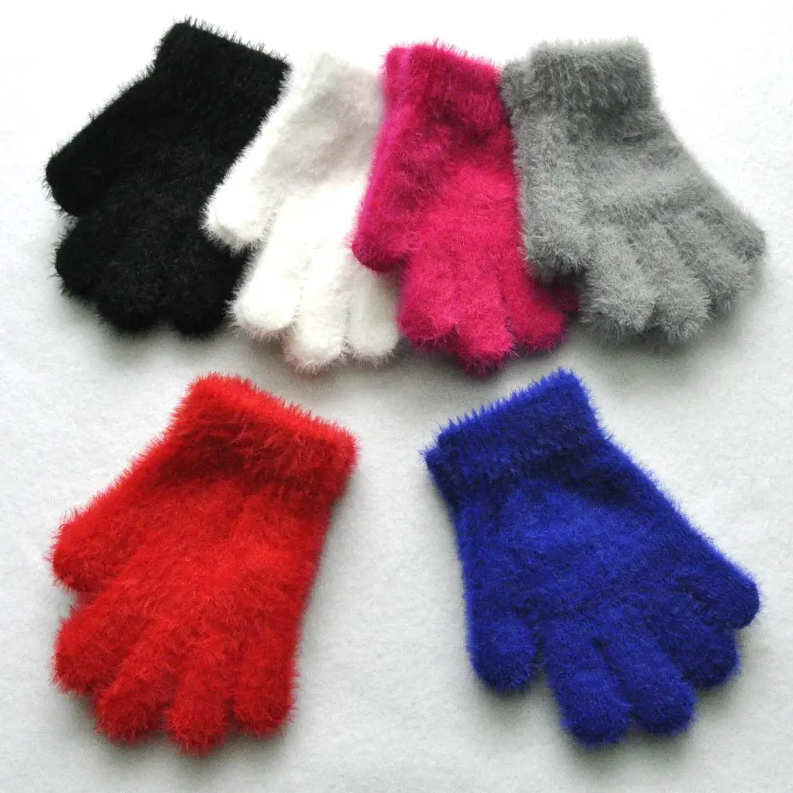 Nuevos guantes cálidos para niños de 3 a 6 años, guantes de invierno para bebés de imitación de marta, manoplas peludas de felpa gruesas sólidas con dedos completos, calentador de manos para otoño - imagen 2