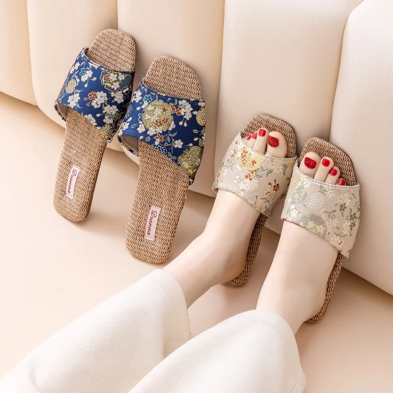 Zapatillas de lino transpirables para interiores para mujeres y hombres, zapatos para el suelo del hogar, toboganes antideslizantes con bordado de estilo chino para parejas y dormitorio