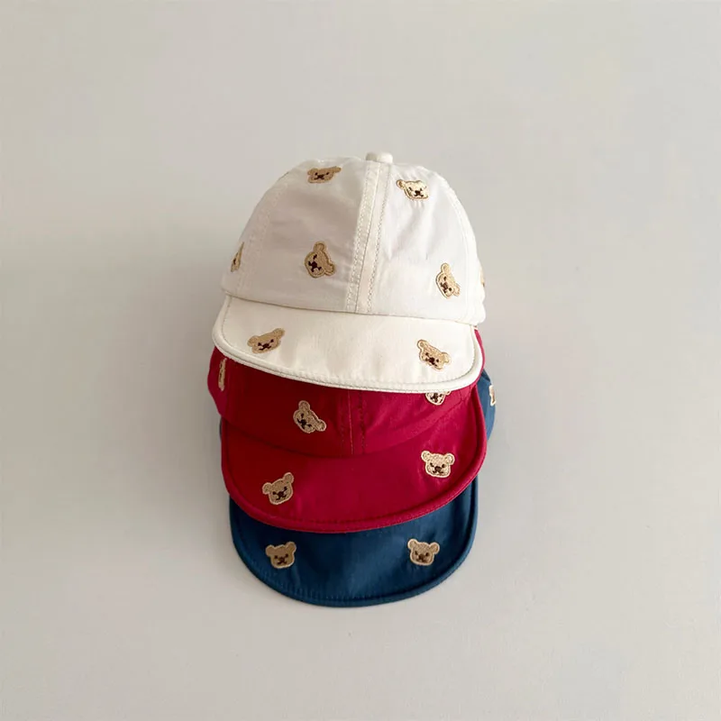 Gorra de béisbol ajustable con visera plana y osito bordado - imagen 5