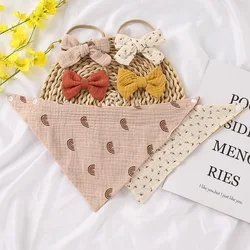 Babero de Algodón con Lazo y Diadema Ajustable – Toalla Triangular