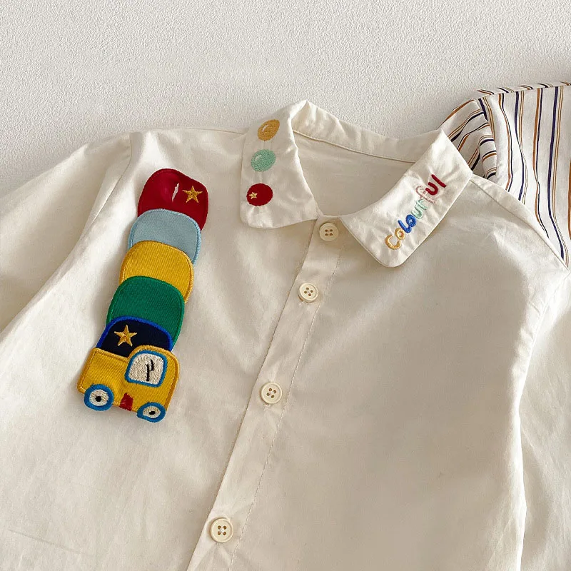 Conjunto de ropa de primavera infantil con vehículos y detalles - imagen 5