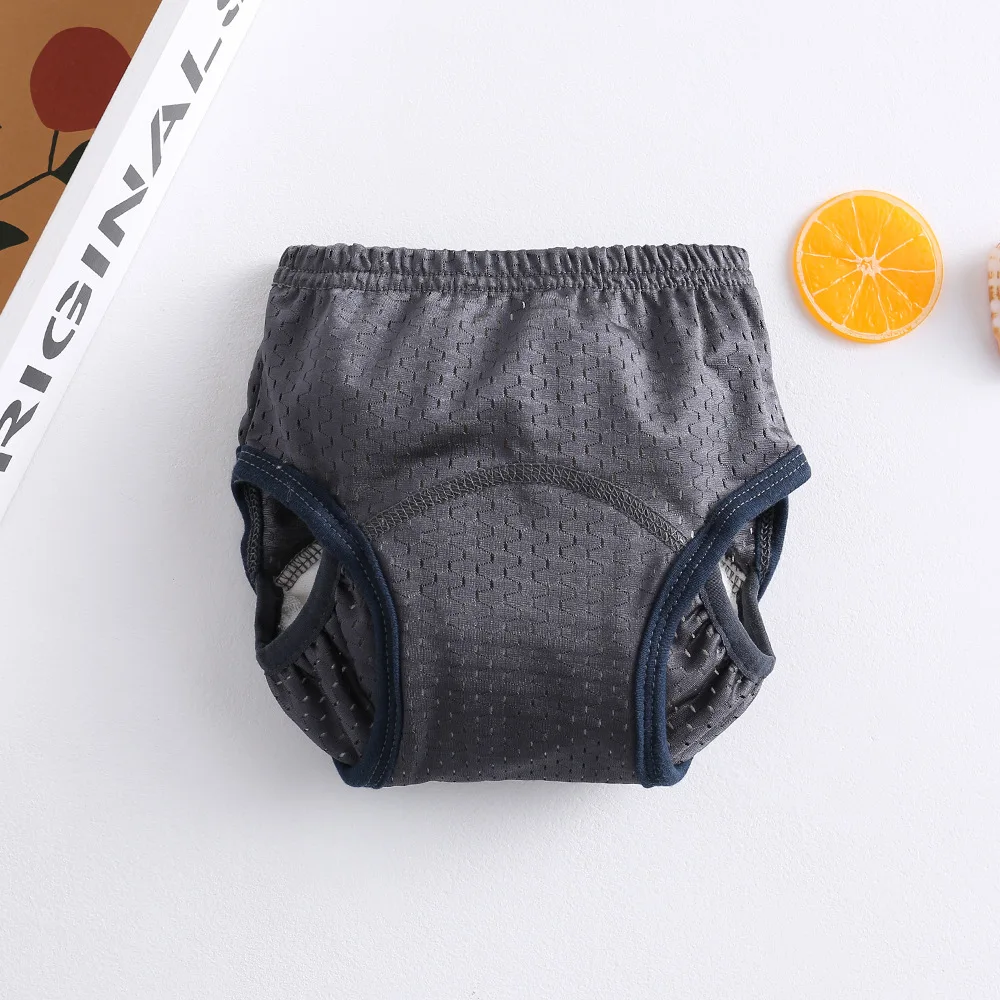 Dark gray Wing