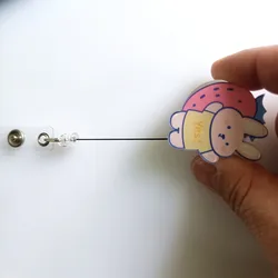 Soporte retráctil para tarjetas de identificación infantil con diseño