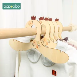 Perchas de madera para bebé con animales – decoración duradera