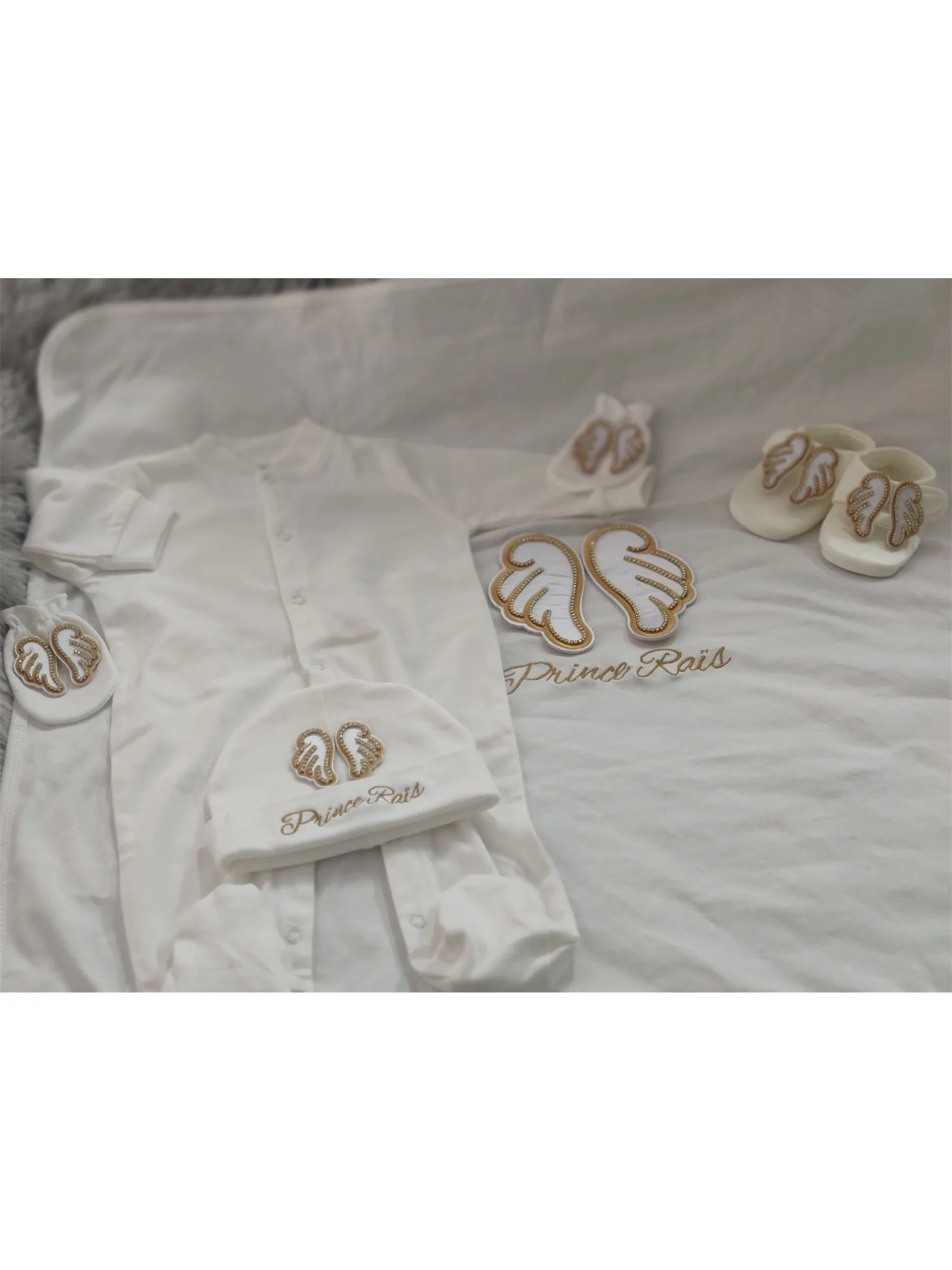 Conjunto de traje de príncipe ángel de oro blanco para bebé, mono, sombrero, zapatos, mitones con alas 3D y bordado "Prince", ropa suave para recién nacido - imagen 5