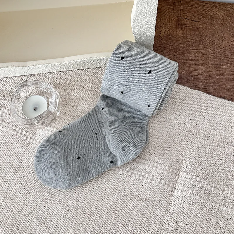Medias vintage de algodón con lunares para niñas – Cómodas y suaves - imagen 3