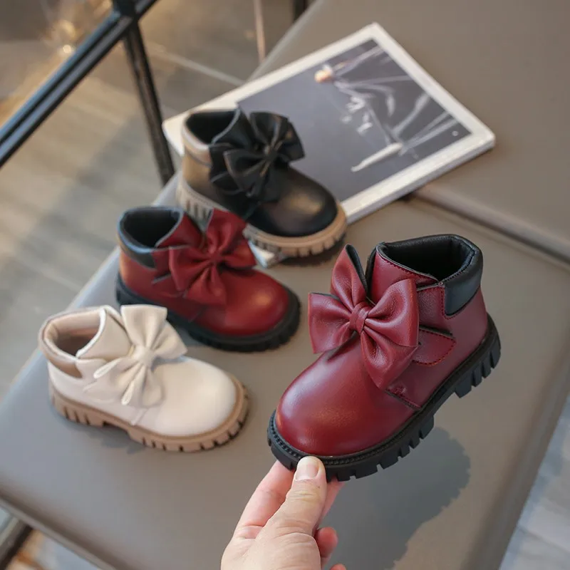 Botas de cuero para niñas, botas cortas con lazo a la moda para niños, botines de princesa versátiles de suela suave, zapatos antideslizantes para niños 2024 - imagen 2