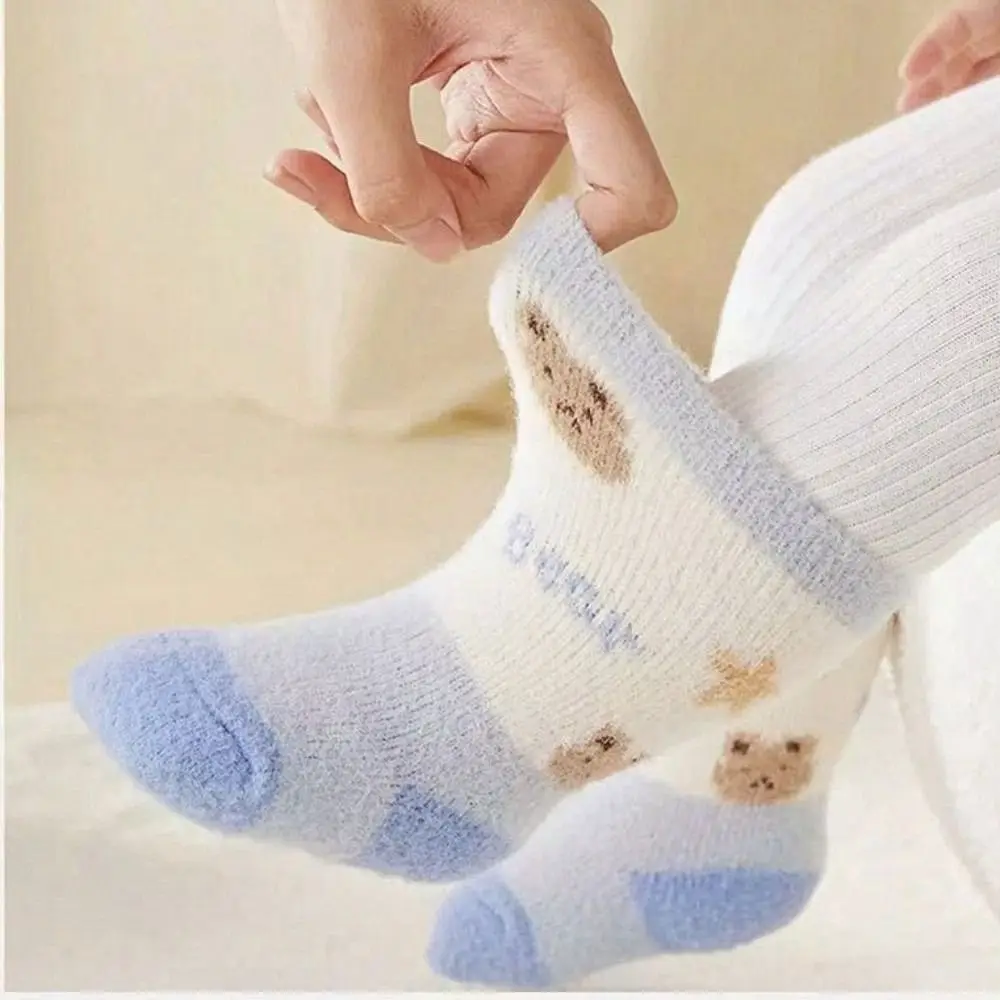 Calcetines de tubo medio de dibujos animados lindos de moda calcetines gruesos cómodos calcetines cálidos a prueba de frío para bebé - imagen 4