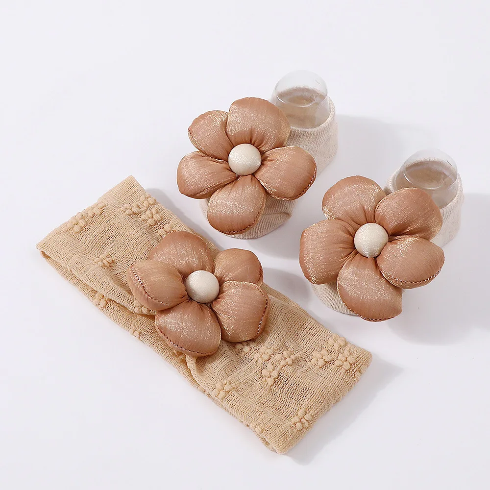 Diadema floral y calcetines de encaje para bebé recién nacido - imagen 5