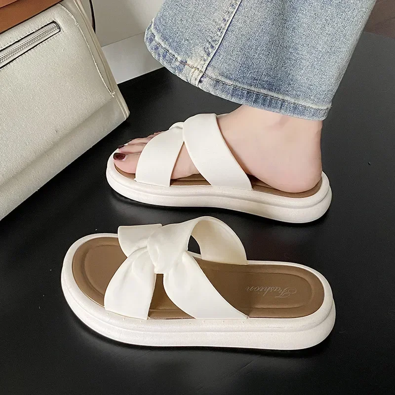 Sandalias de mujer con tiras cruzadas y suela gruesa para verano - imagen 3