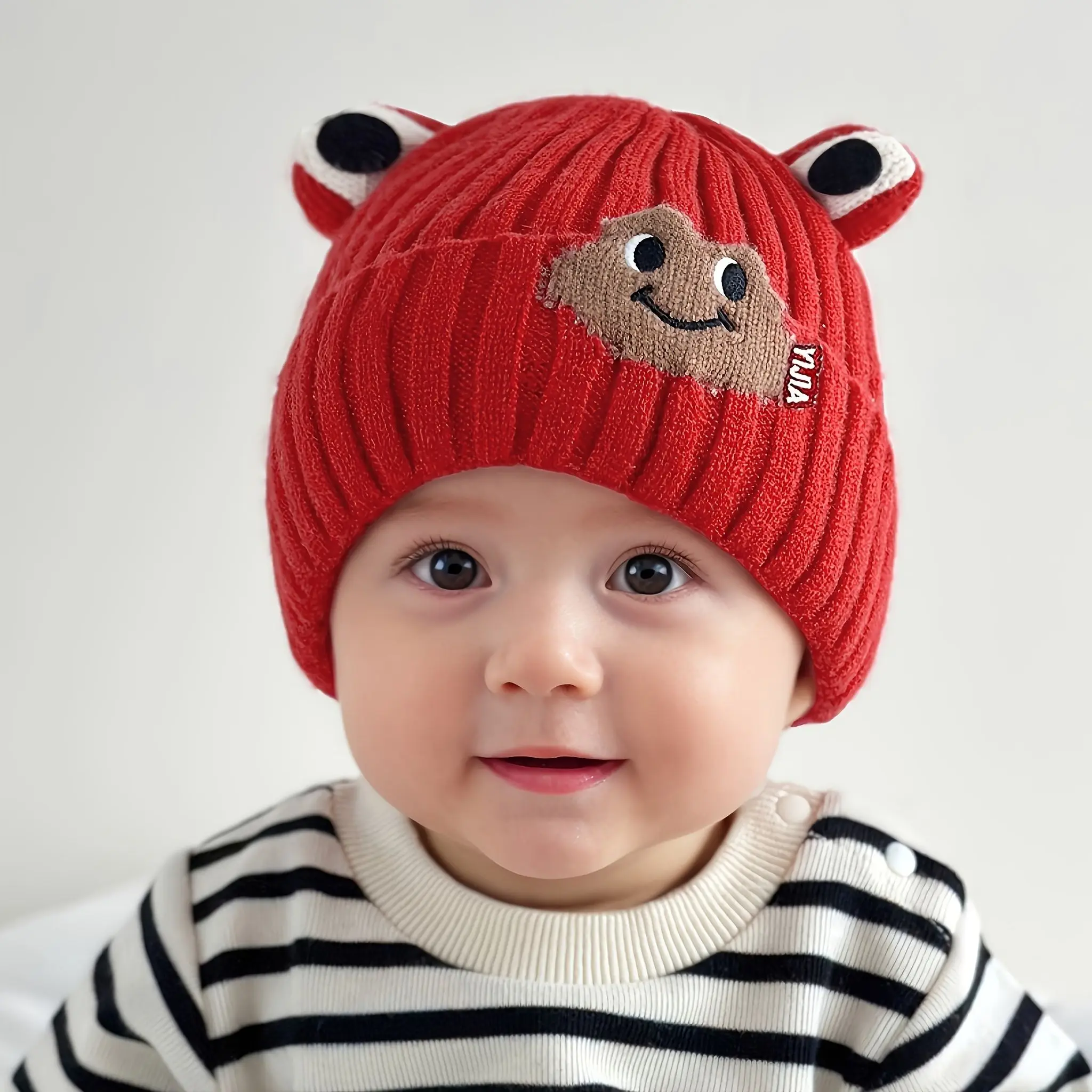 Gorro de punto con animalitos y cordón antifrío para bebé invierno - imagen 3