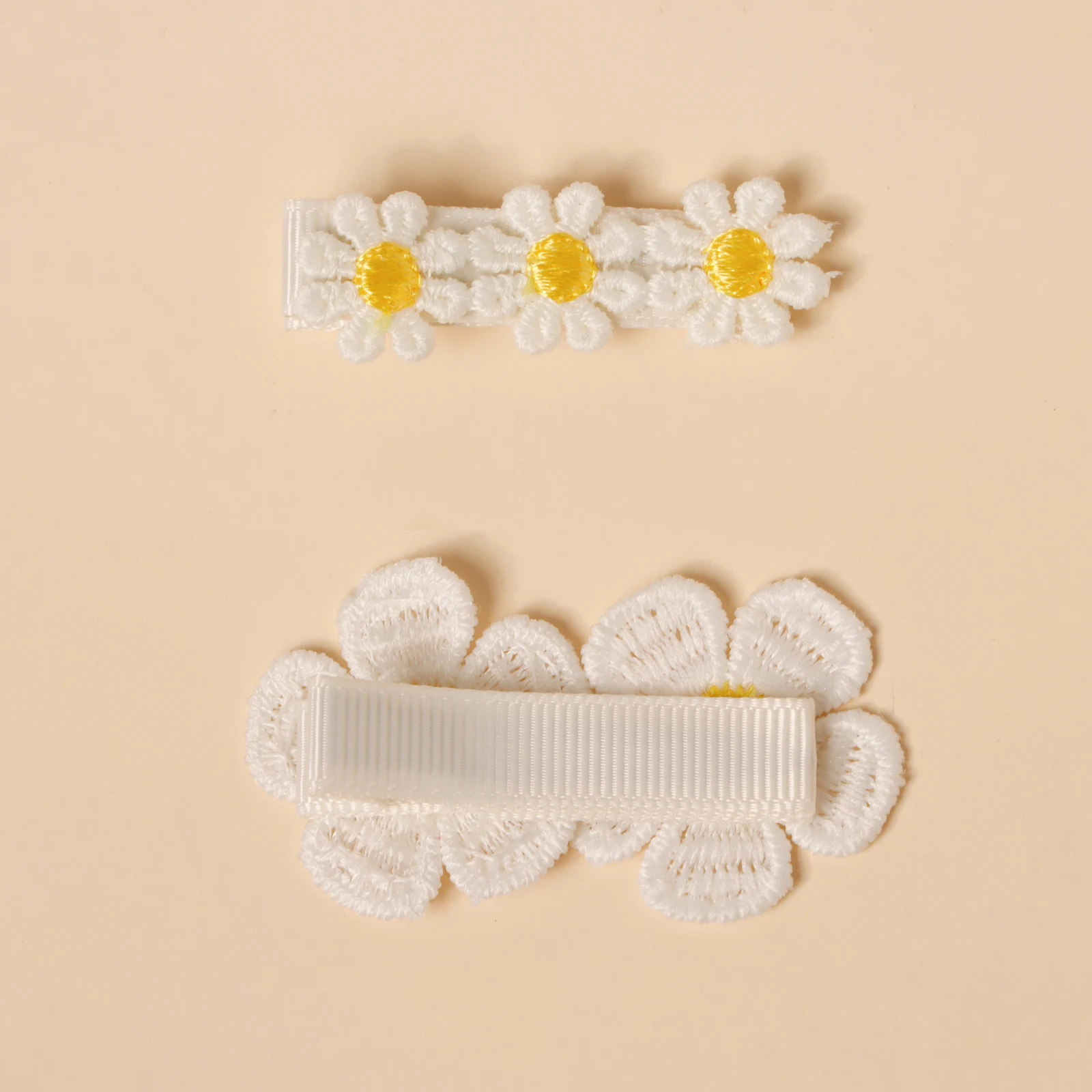 Pinzas para el pelo niñas con cola caballo y flores bordadas - imagen 5