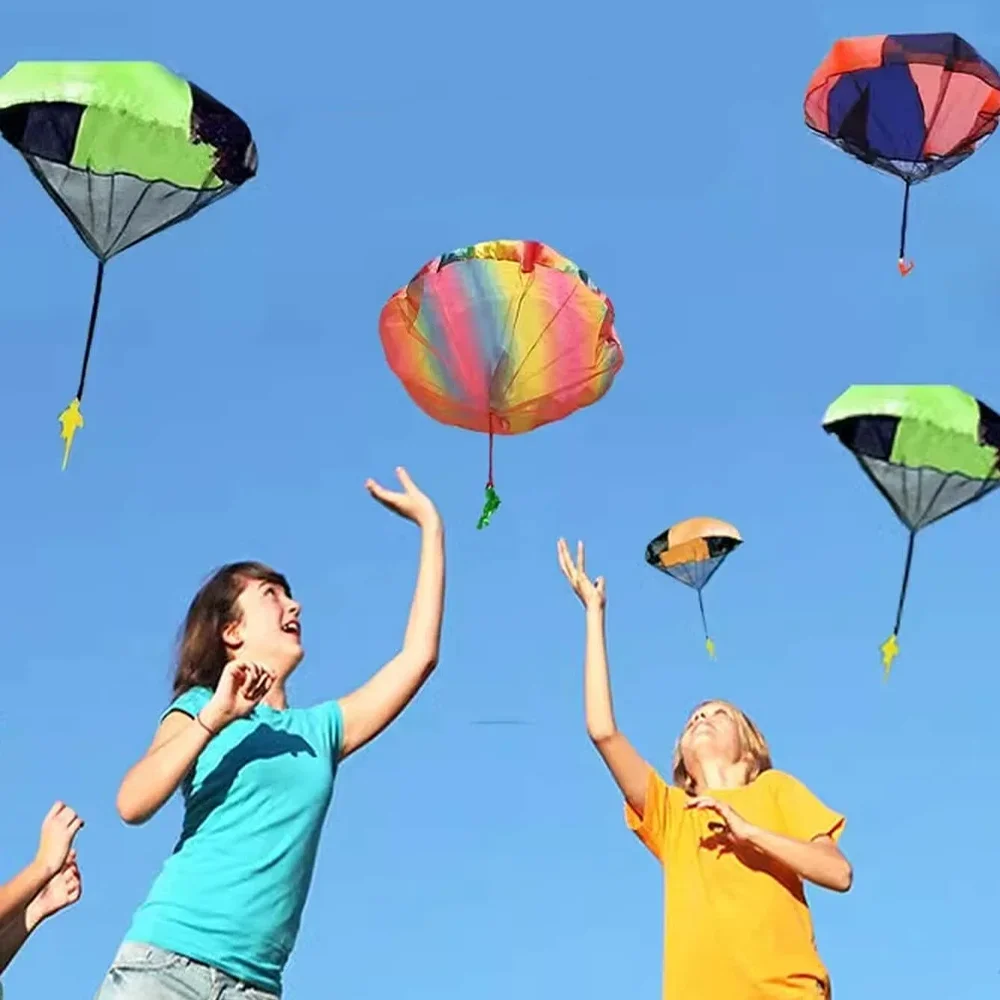 Paracaídas de lanzamiento manual para niños, juguetes divertidos al aire libre, juego de juguetes para niños, deportes de paracaídas voladores con Mini juego de soldado para niños - imagen 5