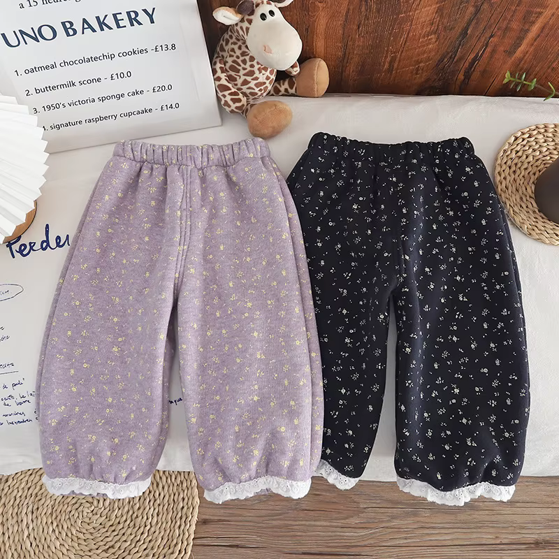 Pantalones forro polar niñas estampado floral con puños de encaje