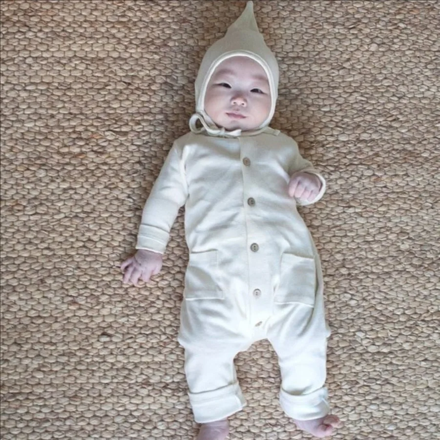Pelele de algodón suave para recién nacido con gorro