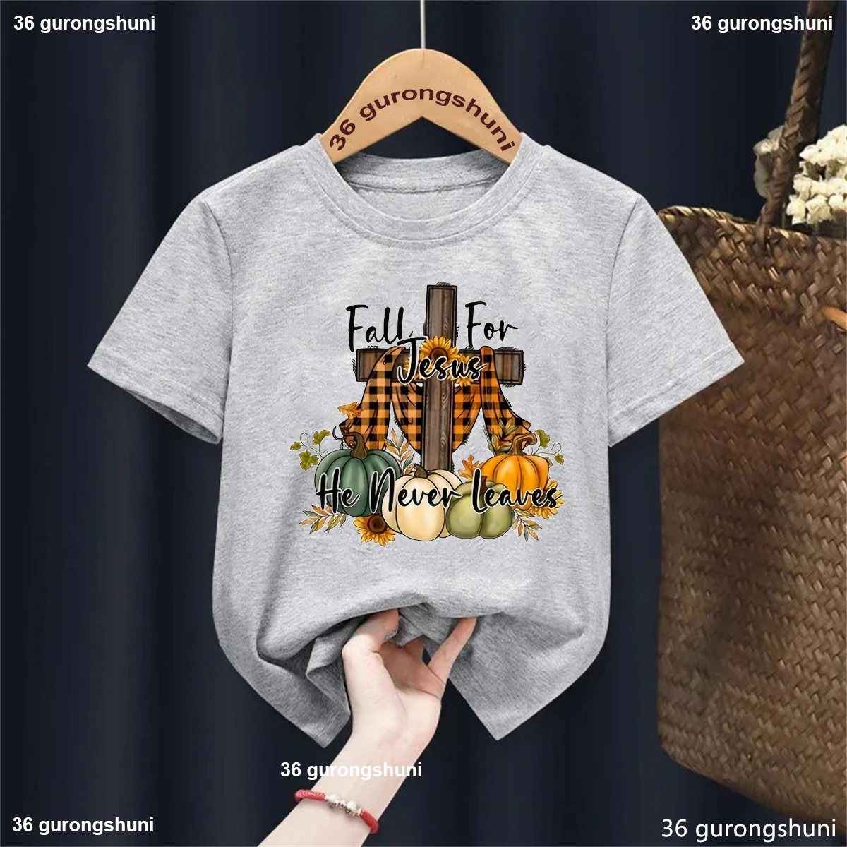 Camiseta con estampado gráfico de Jesús, He Never Leaves para niños y niñas, regalo de Acción de Gracias, ropa Kawaii para niños, camiseta sólida - imagen 4