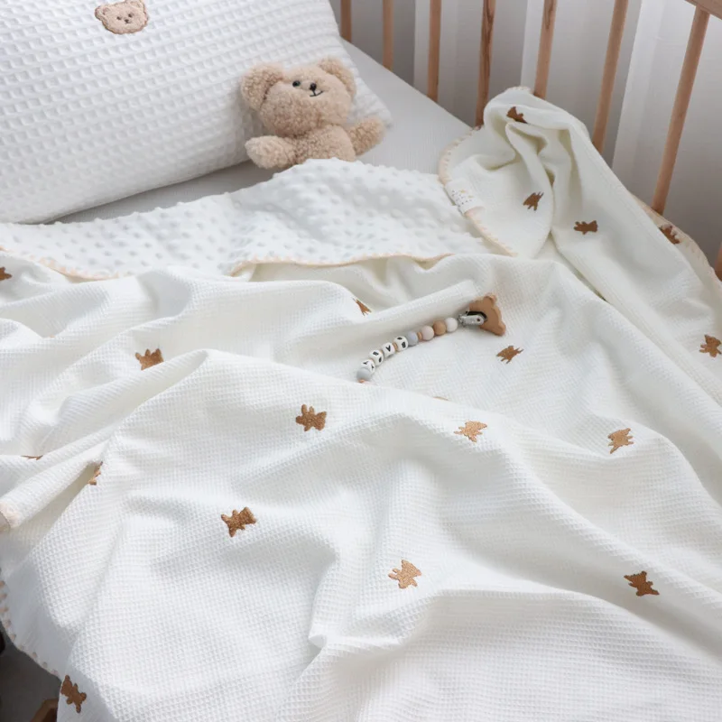 Manta de bebé con estrella de oso bordada de tejido de gofre, manta de bebé con textura de gofre suave y acogedora, manta tejida de algodón para niños, envoltura para recién nacido - imagen 2
