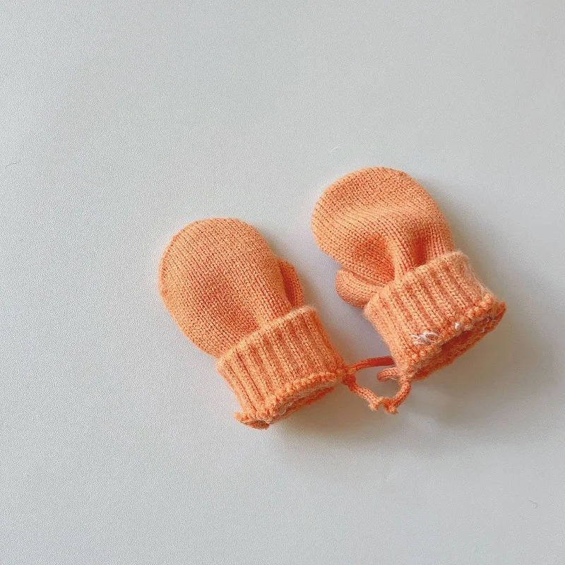 Guantes de invierno color caramelo para bebé – tejido cálido - imagen 5