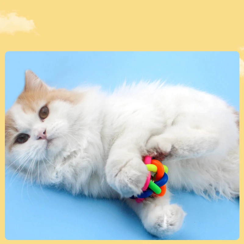 Divertidos juguetes interactivos coloridos Pet Doy elasticidad bola para masticar Color arcoíris campana de goma bola de sonido bola de forma redonda con campana - imagen 2