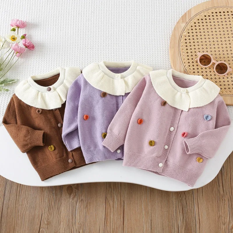 ¡Nuevo cárdigan para niñas de estilo coreano este otoño e invierno! Corazones pequeños hechos a mano en 3D, tela suave y cálida, elegantes, lindos y de moda