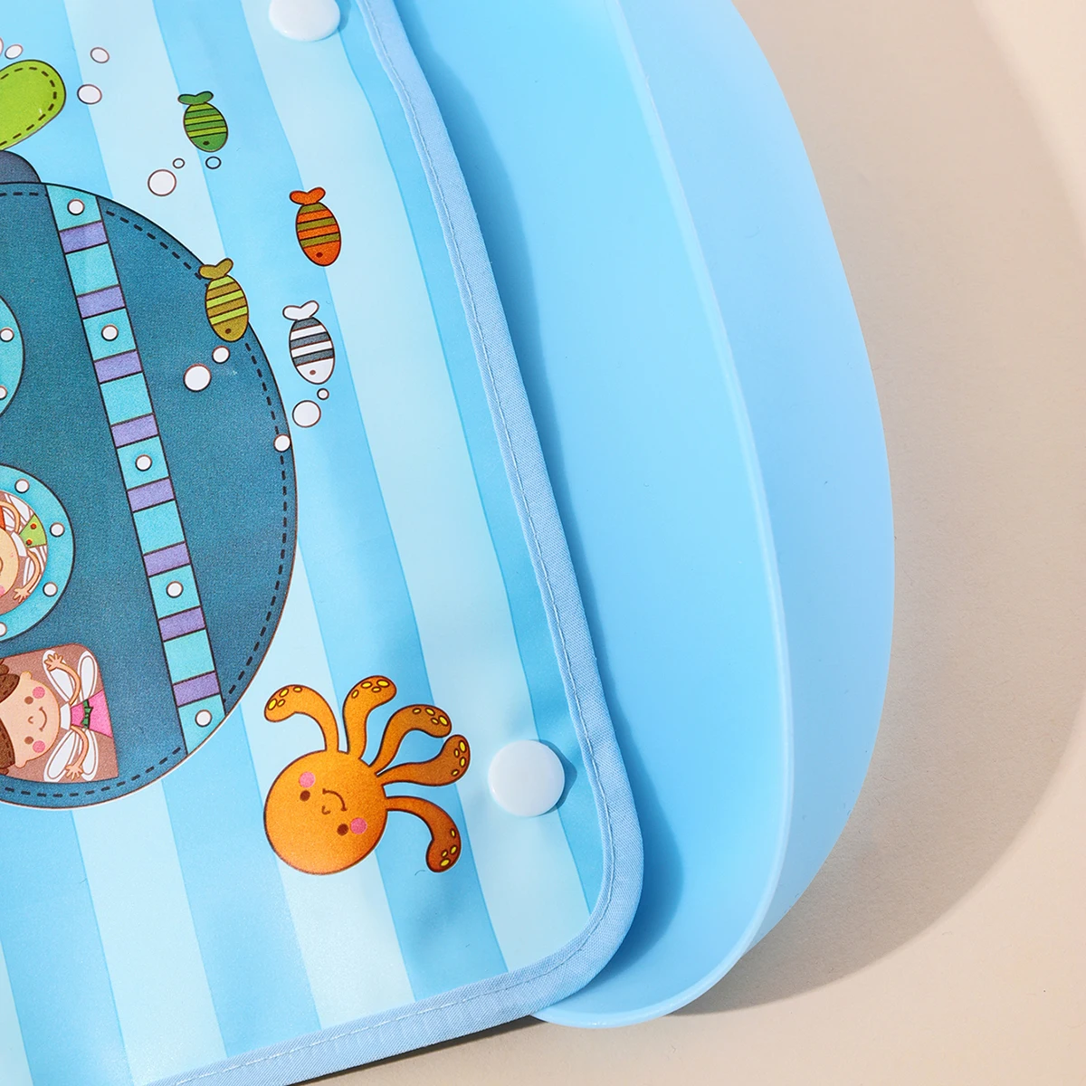 Babero impermeable bebé con bolsillo desmontable para comida y saliva - imagen 5