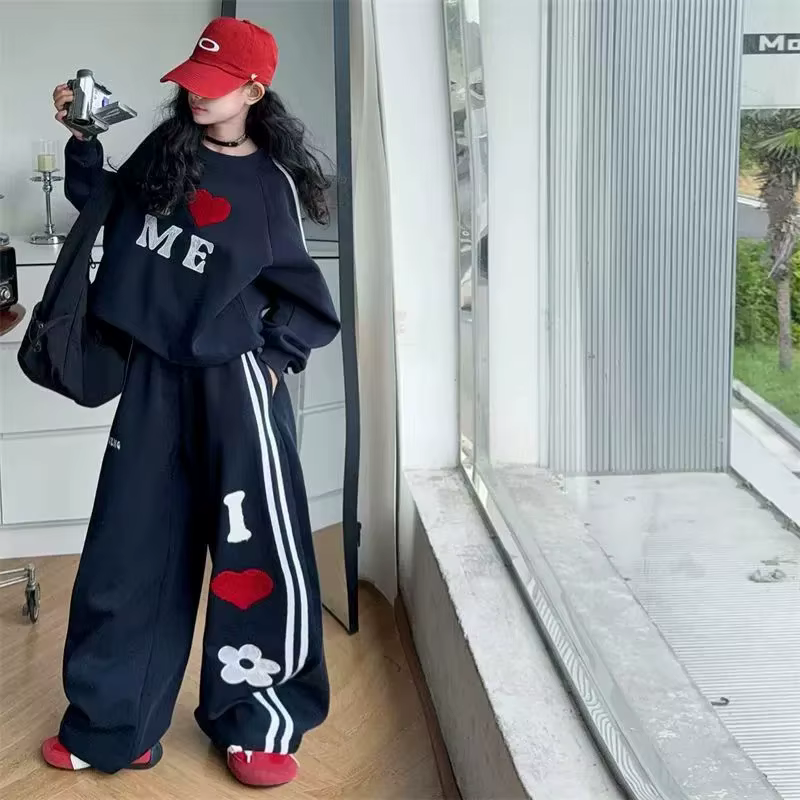 Conjunto sudadera con corazón para niña – 2 piezas primavera - imagen 3