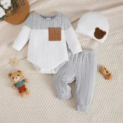 Conjunto recién nacido con mono de manga larga, pantalón y gorro