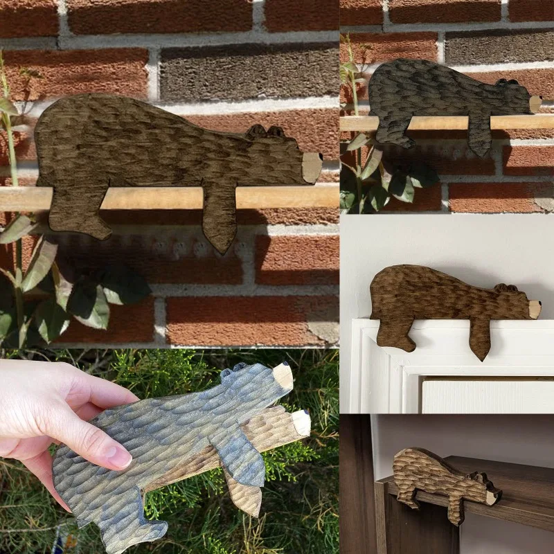 Adorno superior de puerta infantil con osito madera marrón y negro - imagen 4
