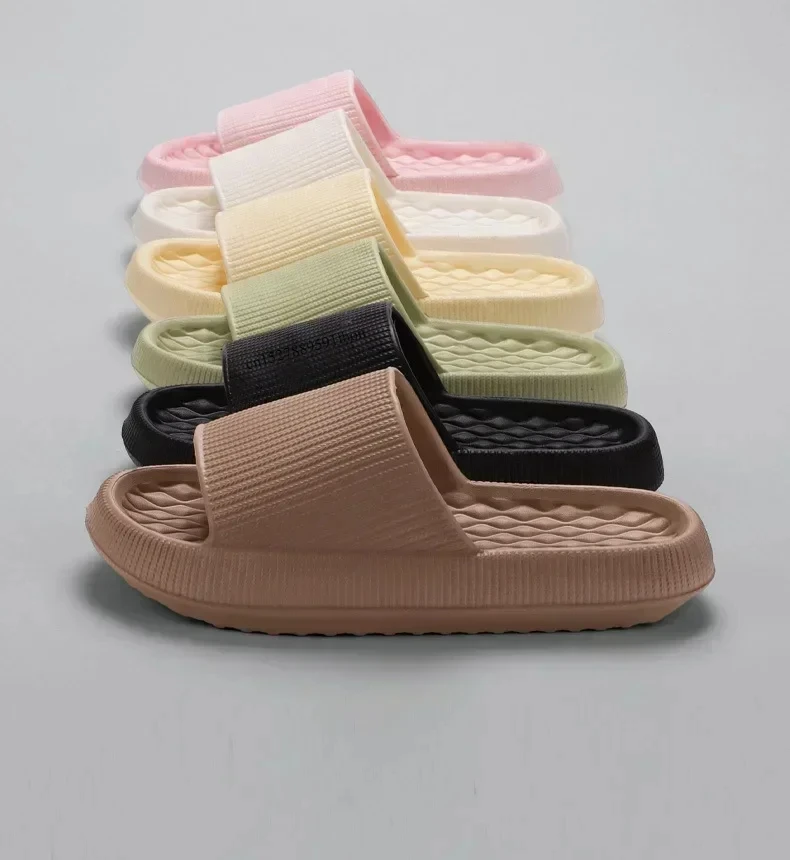Uso de las chanclas en la playa