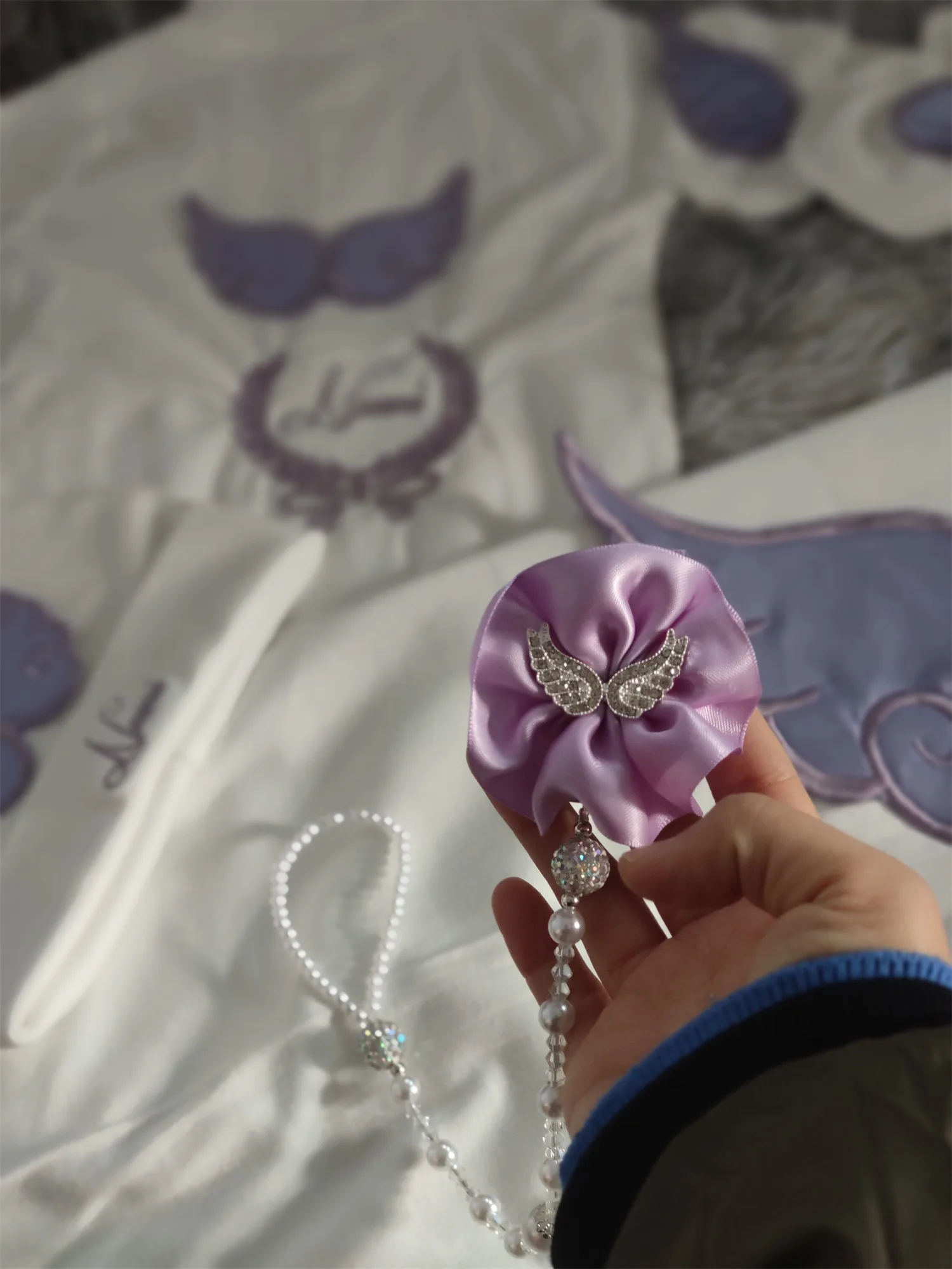 Adorable Conjunto de Ángel Morado para Bebé Niña - Alas y Decoración de Laurel - Elegante para Bautizo y Baby Shower - imagen 5