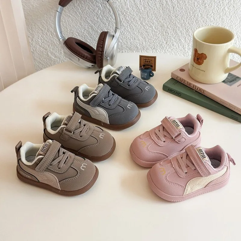 2025 Diseñadores Zapatillas de deporte para niños Cuero de PU Zapatos impermeables para bebés y niños Zapatillas de deporte ergonómicas para niñas Zapatos deportivos para niños