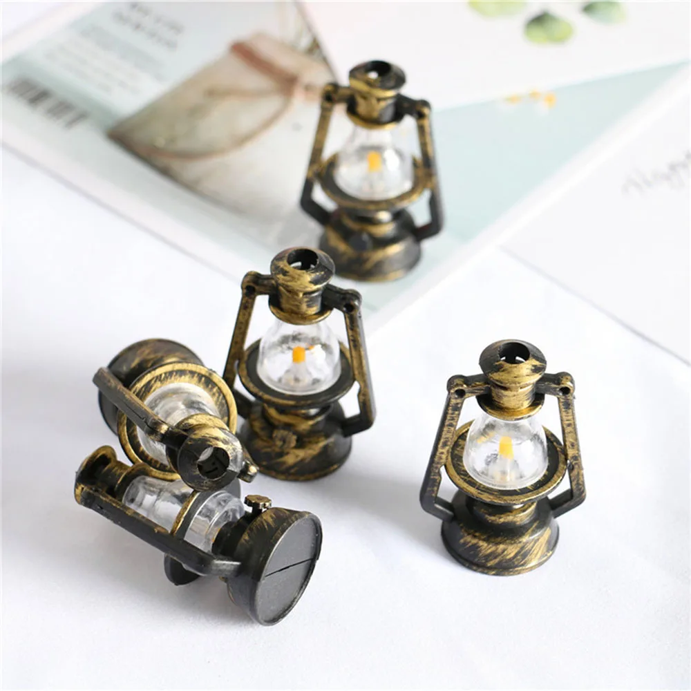 Accesorios casa de muñecas con lámpara y mini linterna - imagen 5