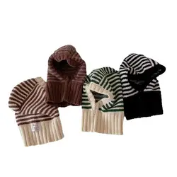 Conjunto bebé invierno con gorro bufanda y capucha rayas