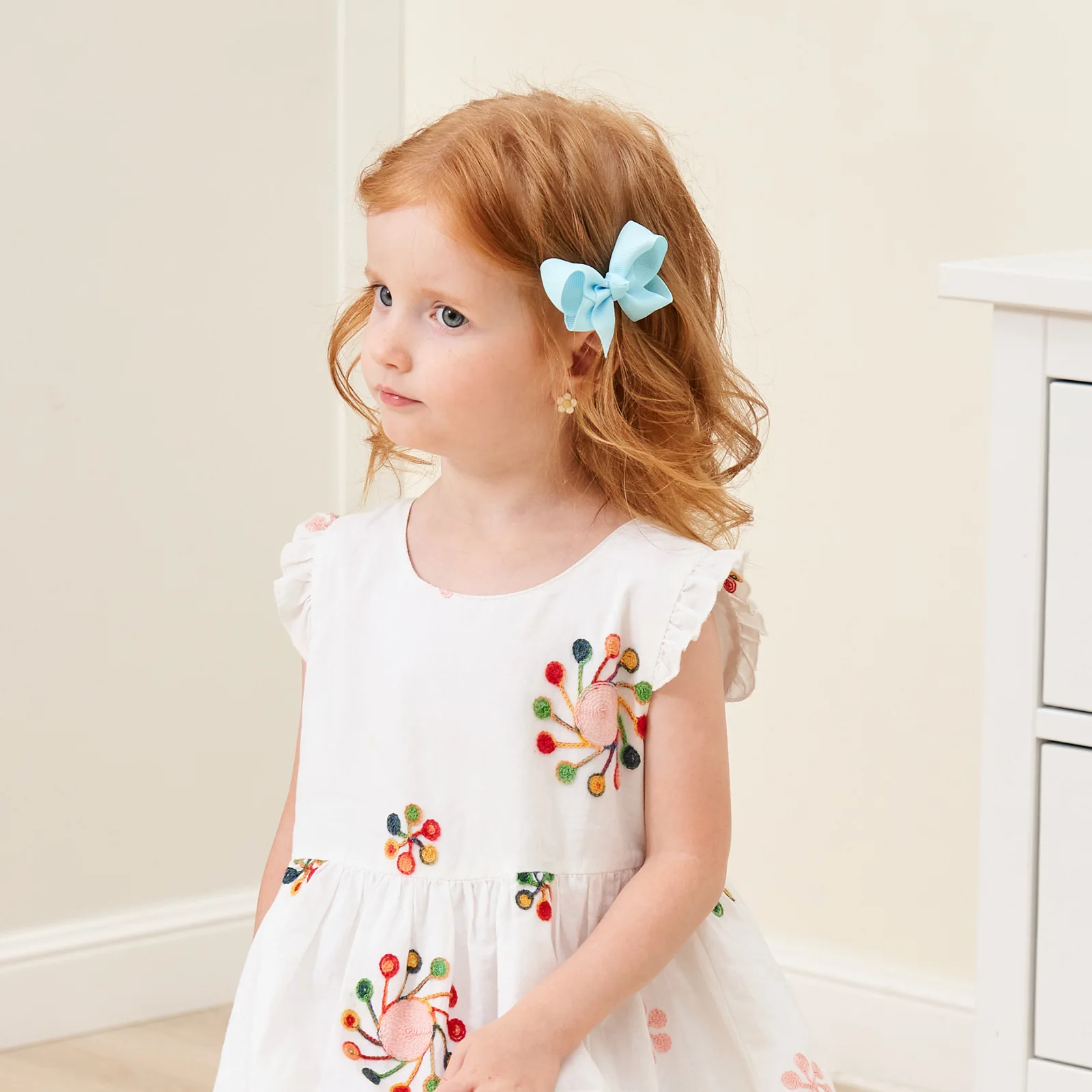 Clip lazo color sólido para el pelo de niña – Bordado elegante - imagen 4