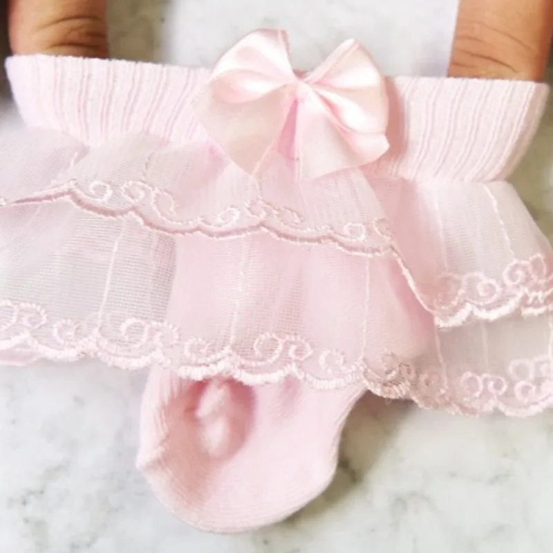 Calcetines de algodón transpirables para bebés con encaje y volantes - imagen 2